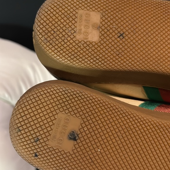 Gucci women’s Sneakers in Cream and Green with Red Stripe - Picture 6 of 8